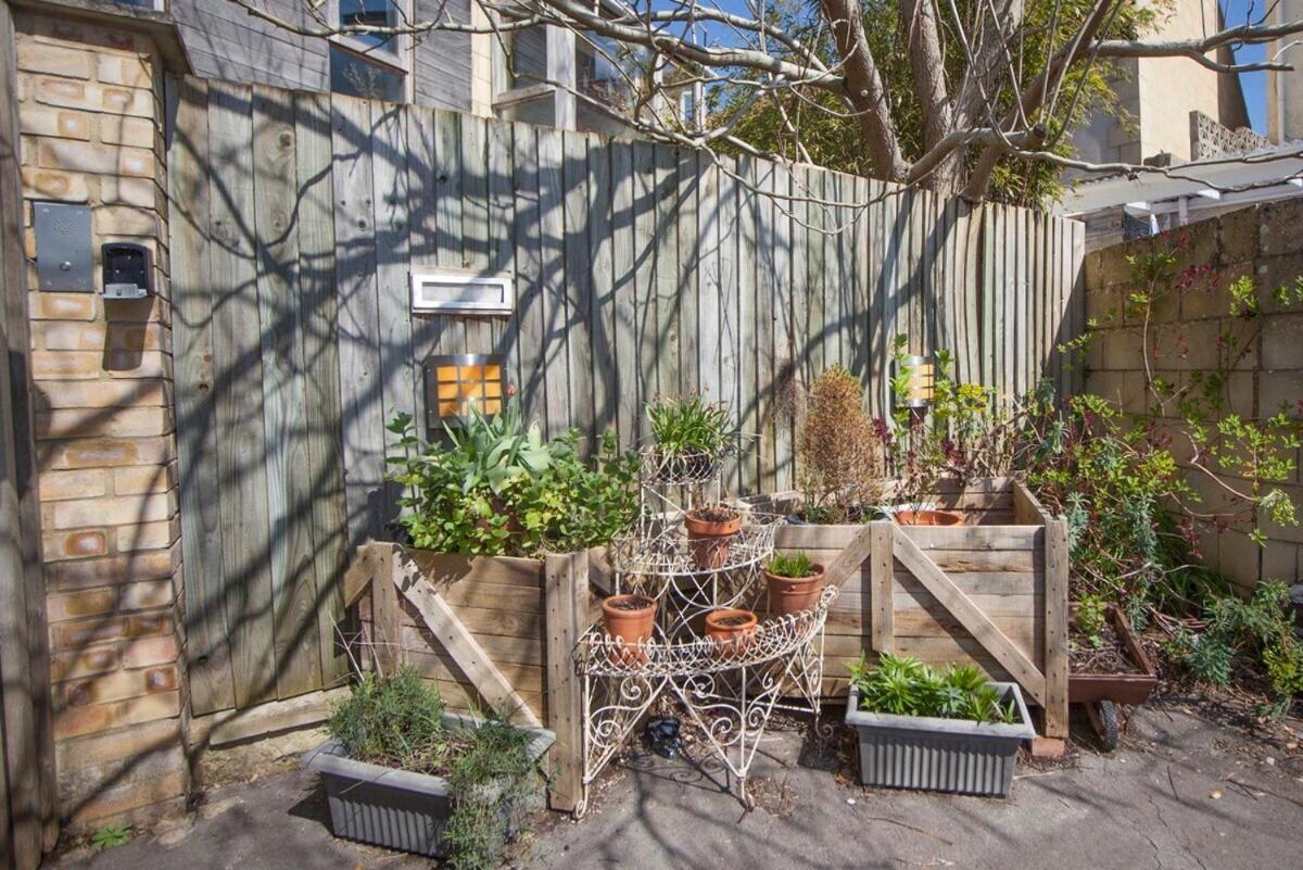 ※ Relaxing Home- Parking & Gorgeous Gardens バース エクステリア 写真